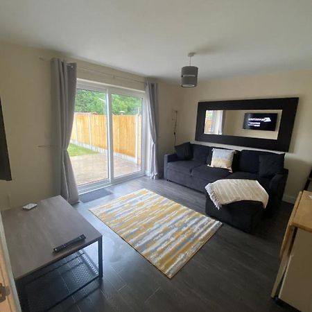 Lovely 1-Bedroom Apartment With Garden And Parking Stone  Kültér fotó