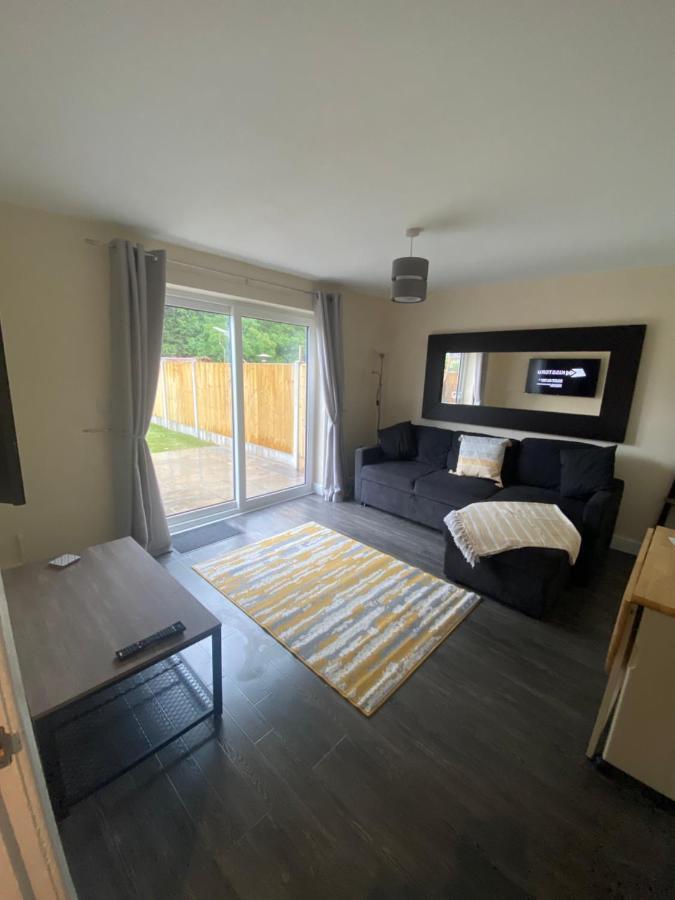Lovely 1-Bedroom Apartment With Garden And Parking Stone  Kültér fotó