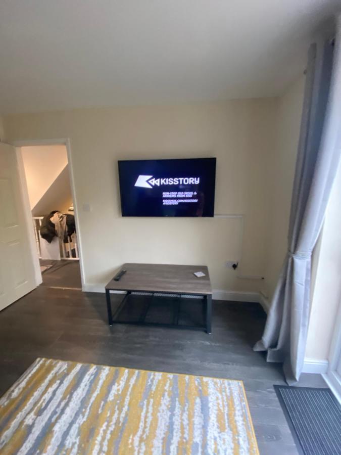 Lovely 1-Bedroom Apartment With Garden And Parking Stone  Kültér fotó